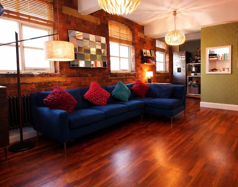 Spacious 4-Bed Apartment • Near Kelham Island