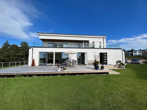 Stunning apartment with spectacular views, 2 bedrooms.