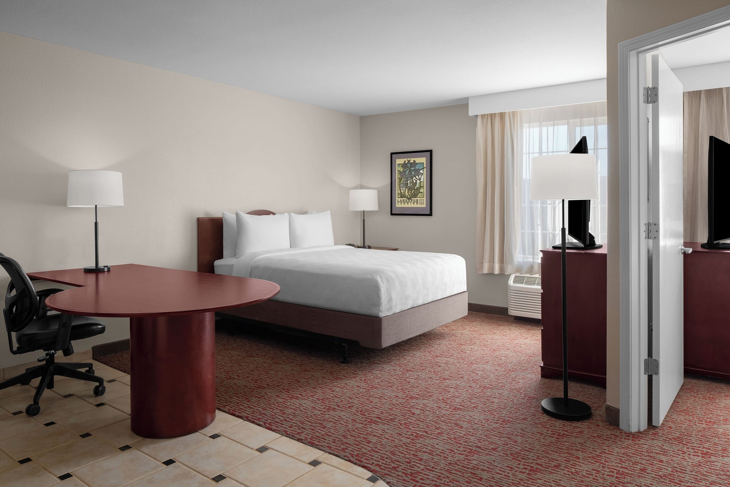 Hotel in South San Francisco · 3 bedrooms · 3 private baths - Image 6
