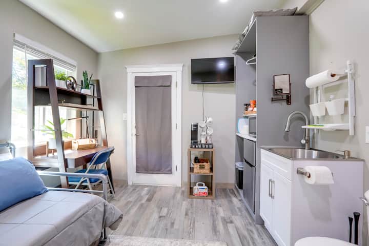 Charming Studio - Auburn, CA