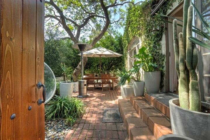 Classic Old Hollywood style home