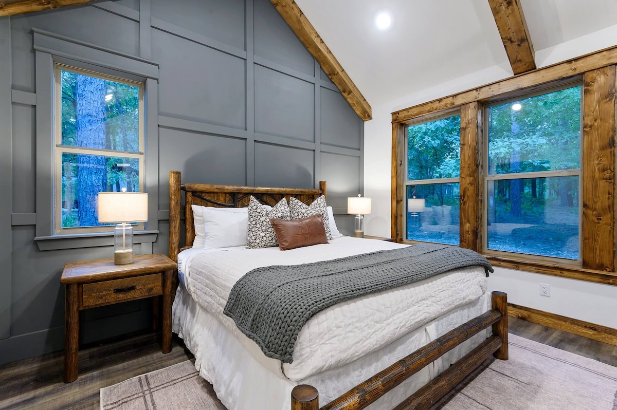 Wild Pine: Pickleball, Swimming Pool, Clubhouse - Cabins for Rent