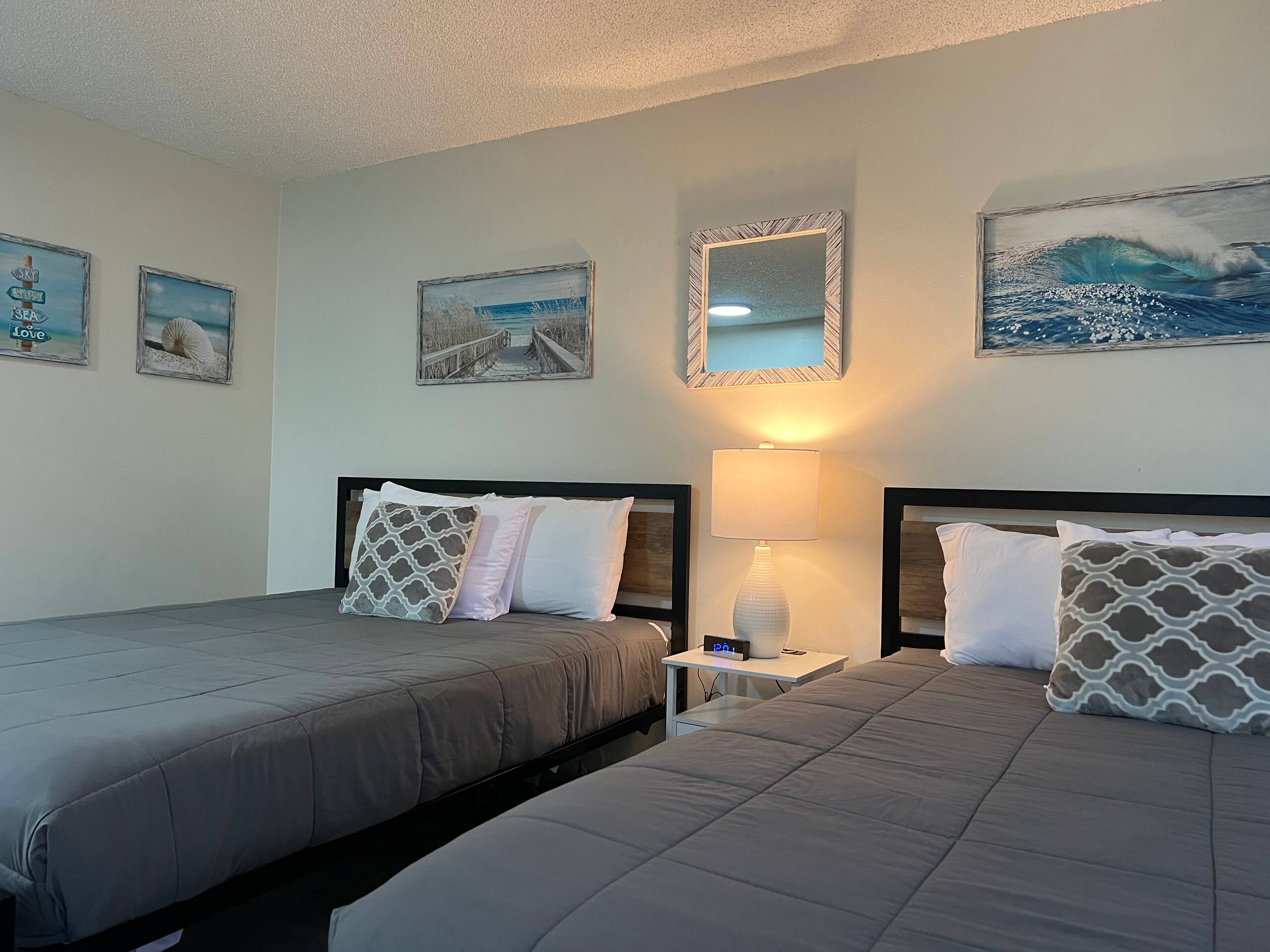 Waikiki Summer Stay Near Everything | 4 Studios - Image 14
