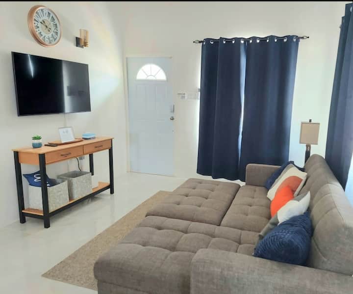 Reina Del Mar @Taino: 2br+pool+beach Access+views - Jamaica