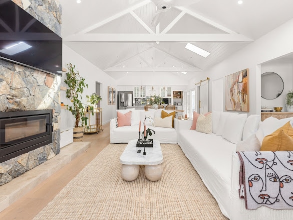 Top performing Airbnb: The White House in Culburra Beach