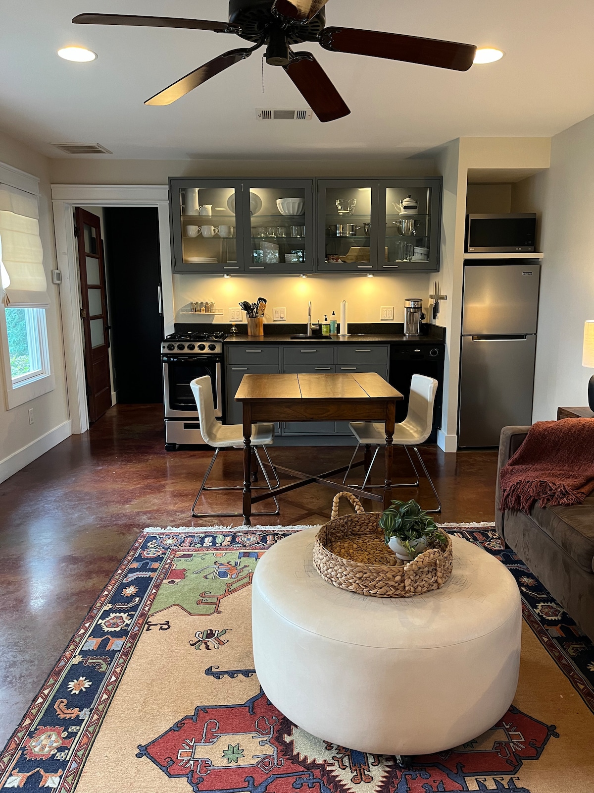 Quiet Studio in North University & Central Austin