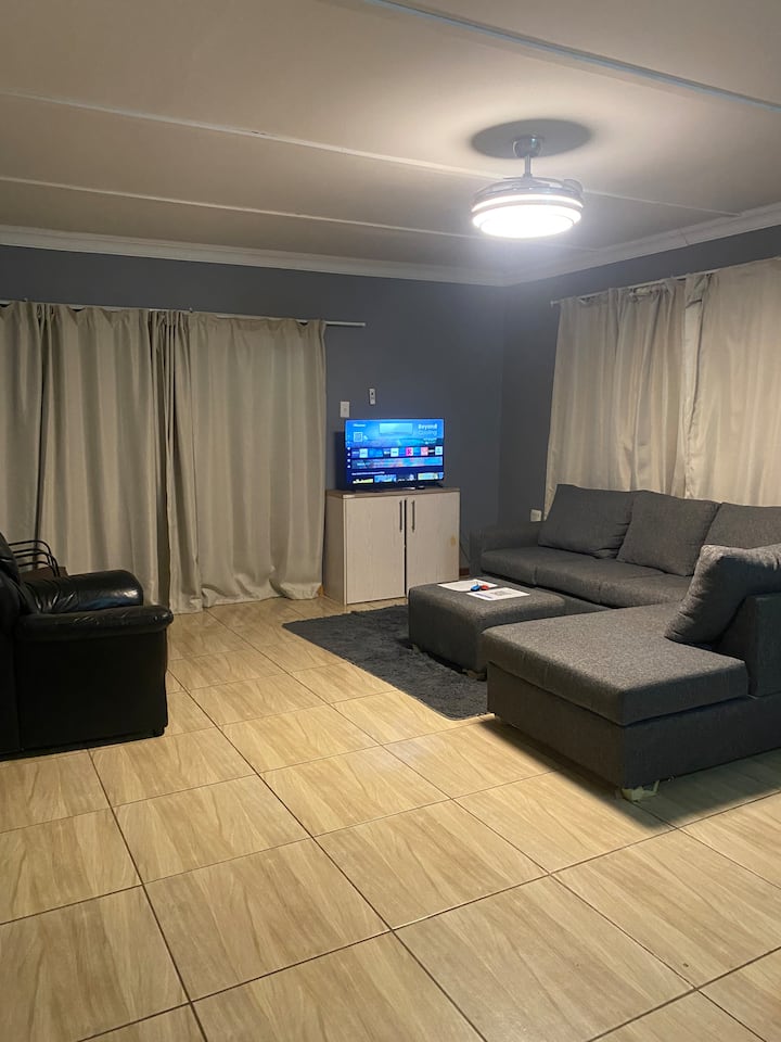 20 Ernest Self-catering. - Kimberley