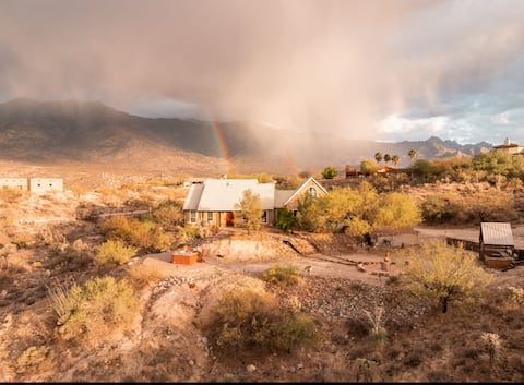 Sunset retreat Mt Lemmon View-Hottub/pool/18!