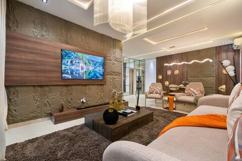5 Bedroom Home,Private Pool Cinema Snoooker