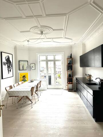 Sunny flat with balcony in the heart of Copenhagen gallery image 3