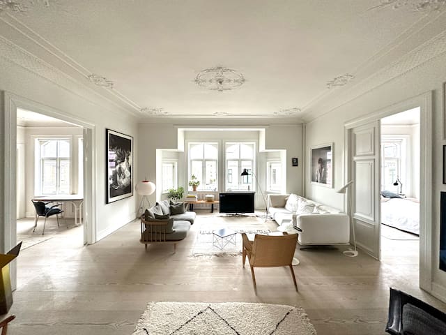 Sunny flat with balcony in the heart of Copenhagen