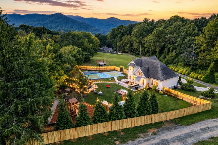 Asheville Family Estate ·Pickleball ·Game Room