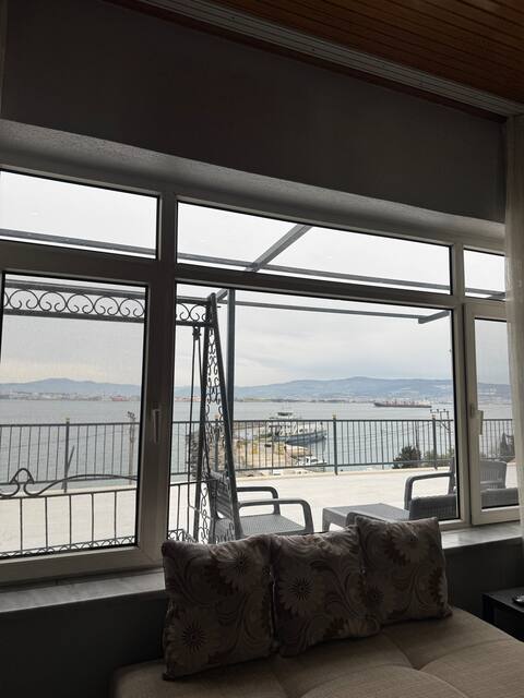 Top Airbnb: Detached house by the sea and the Bosphorus in Çanakkale