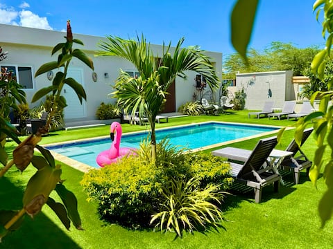 Sunny Island, 2 BR and 3 BTHR, Sunny Pool & Nature