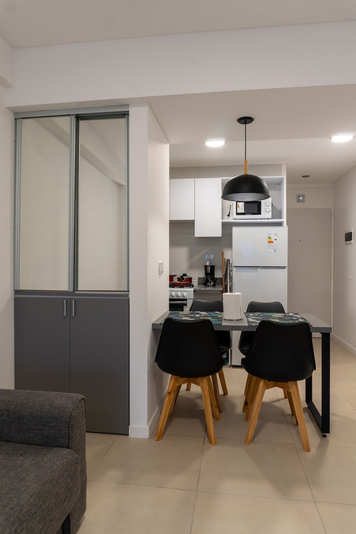 Departamento monoambiente con balcón en Coghlan