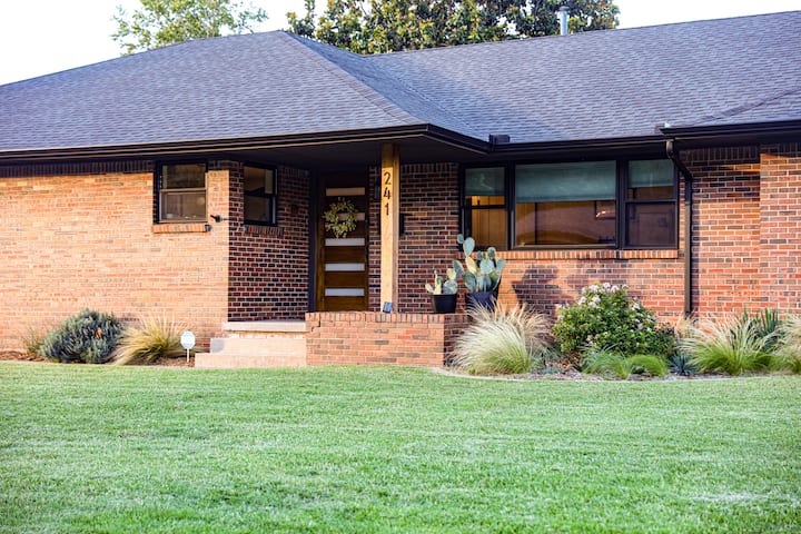 Mid-West Mod: 5br | Central Norman | Near OU