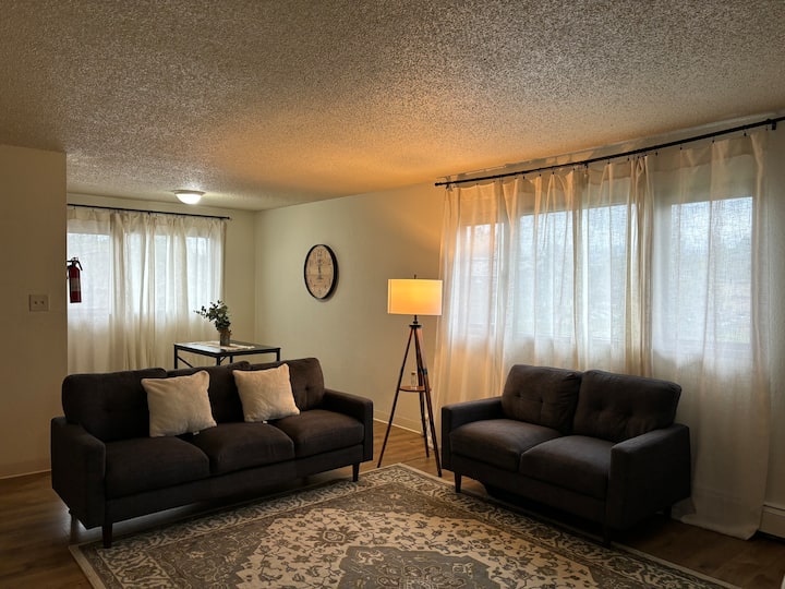 Dog-friendly Stay | Top Floor| Flattop Nook - Anchorage, AK