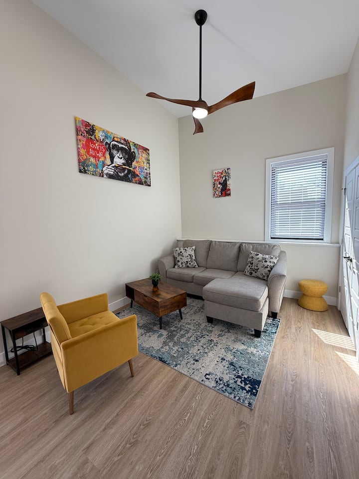 Modern Apt Central Location Near Flw - Waynesville, MO