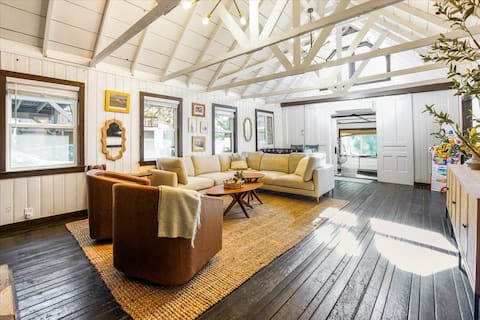 Popular Airbnb listing: Belle Sky Chalet Hot tub, Amazing Views in Crestline