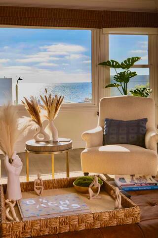 Beachside Retreat | Perfect Location| Free Parking gallery image 3