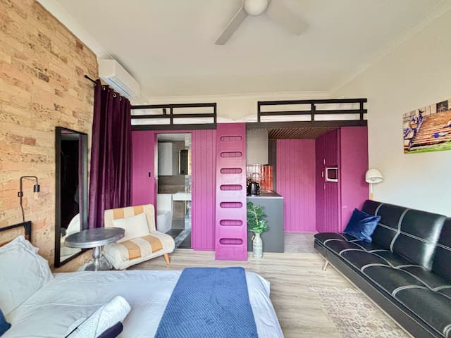 Balmain Village Retreat | AC+Parking | City 3kms