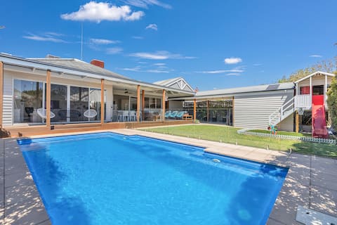 Echuca 5-BR Escape Sunny Pool Days Alfresco Nights