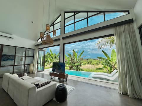 Authentic Ubud Stay w/ Infinity Pool & Green Views