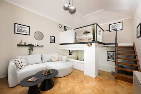 Top Airbnb: Large Central Apt | Game Room • Xbox Pass • Fun in Praha 2
