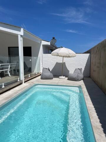 Coastal Pool Abode gallery image 2