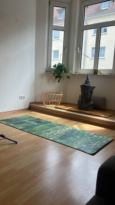 Beliebte Airbnb-Anzeige: Charming Room for your Stay in Frohnhausen