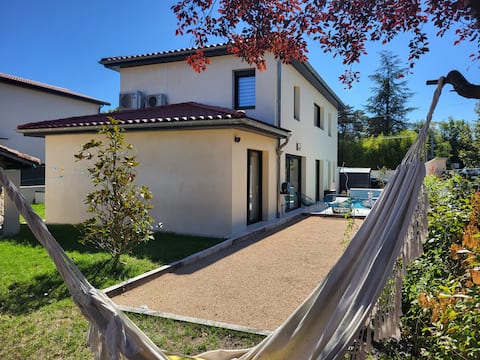 5* villa heated pool/bocce ball/air conditioning/barbecue