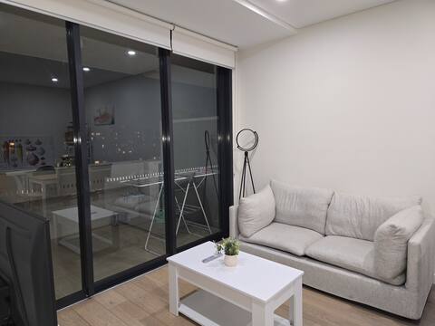 Successful Airbnb property: Z-SYD Waterloo 1BR 302 Apt Close to CBD & Airport in Waterloo