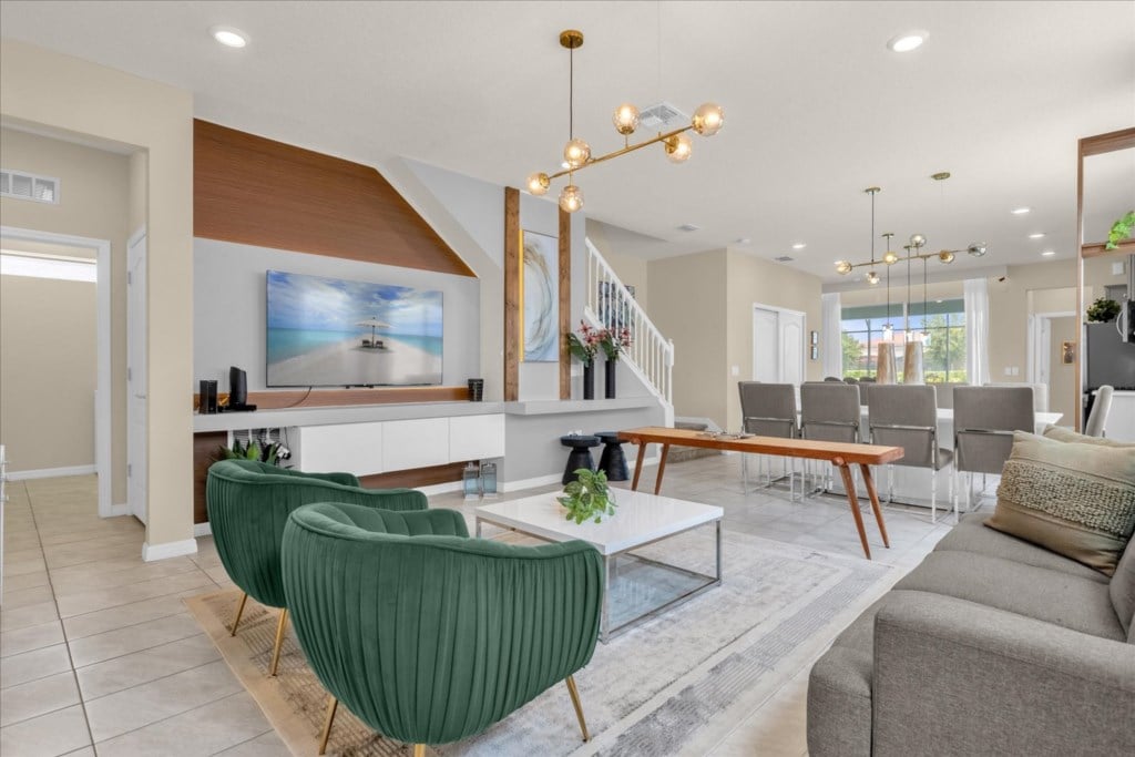 5 Bedrooms/ 5.5 Bathrooms/ Solterra (7207 OL)