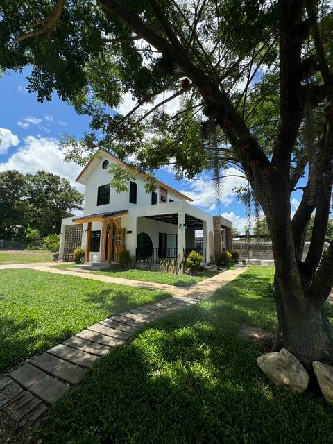 2-Bedroom Villa with Mountain View near Pai Market