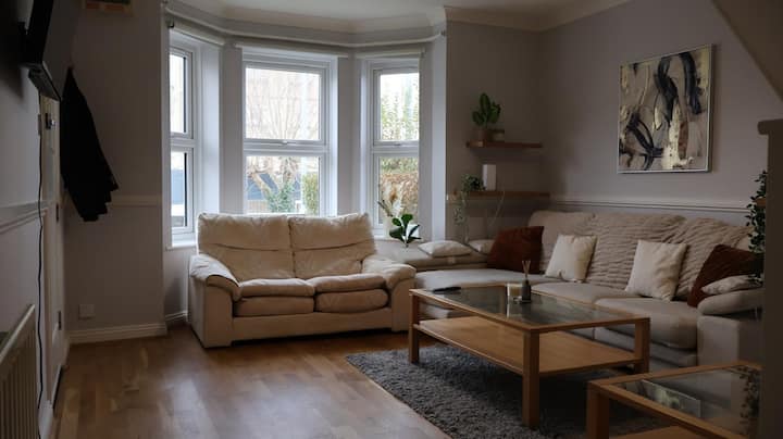 2 Bed Duplex Private Parking - Watford