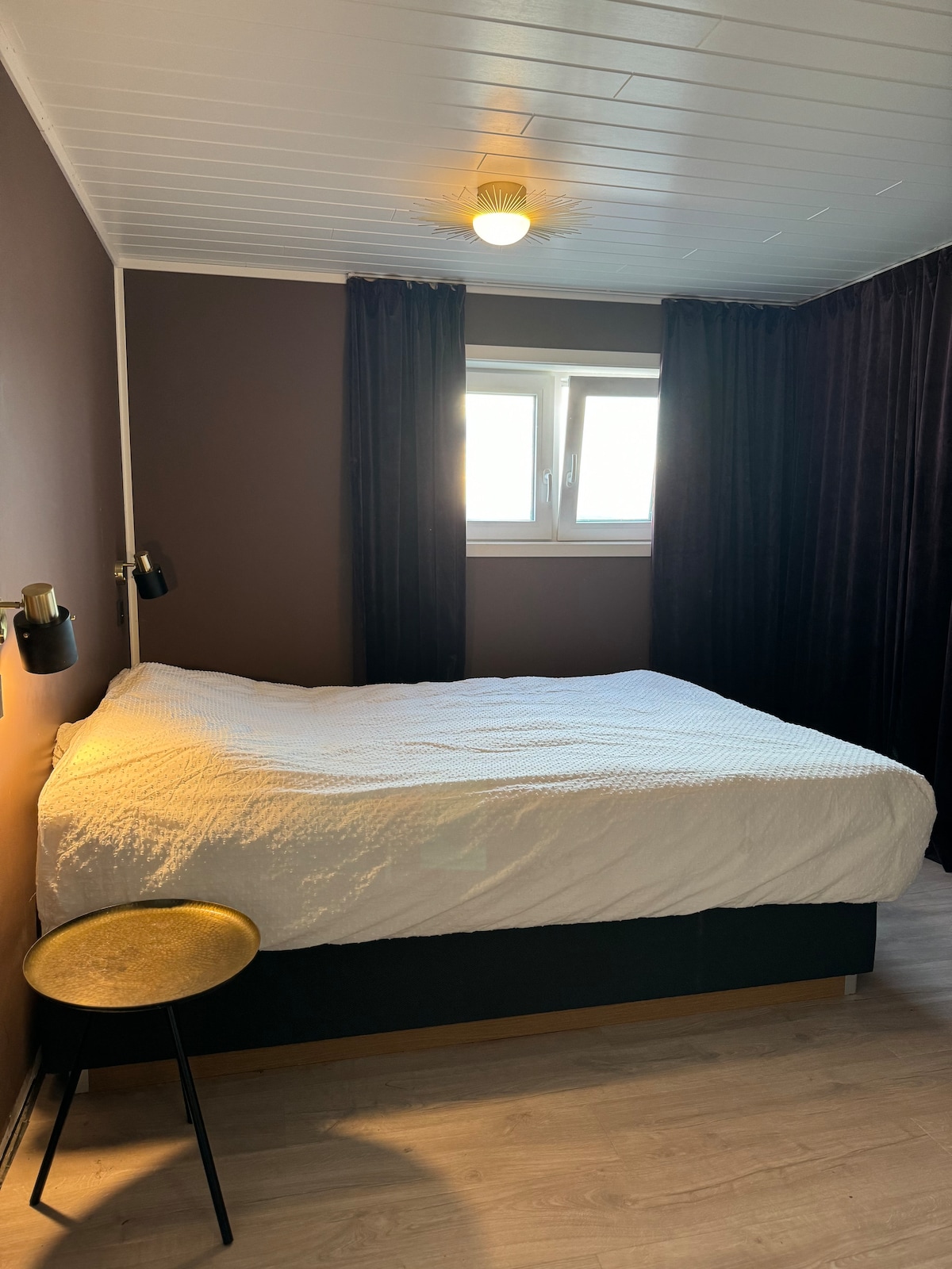 غرفة النوم 1