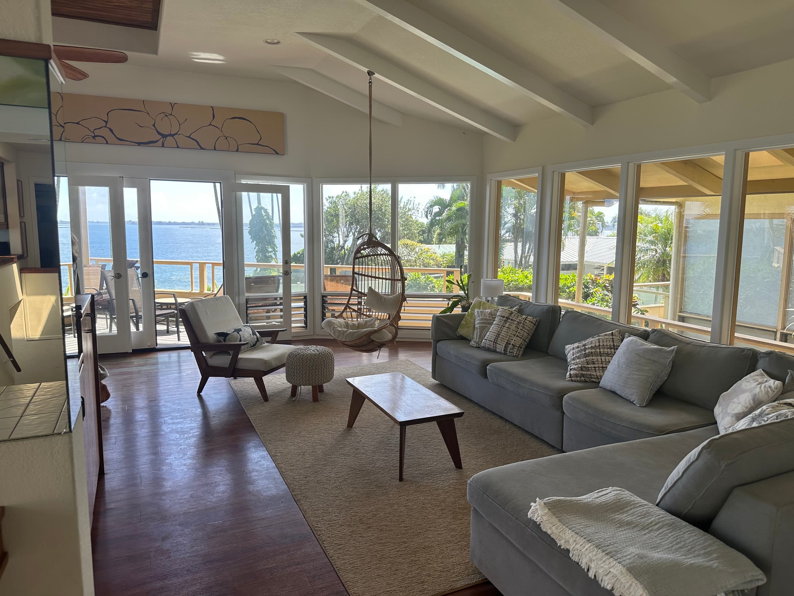 Home in Hilo · ★5.0 · 3 bedrooms · 7 beds · 3 private baths - Image 3
