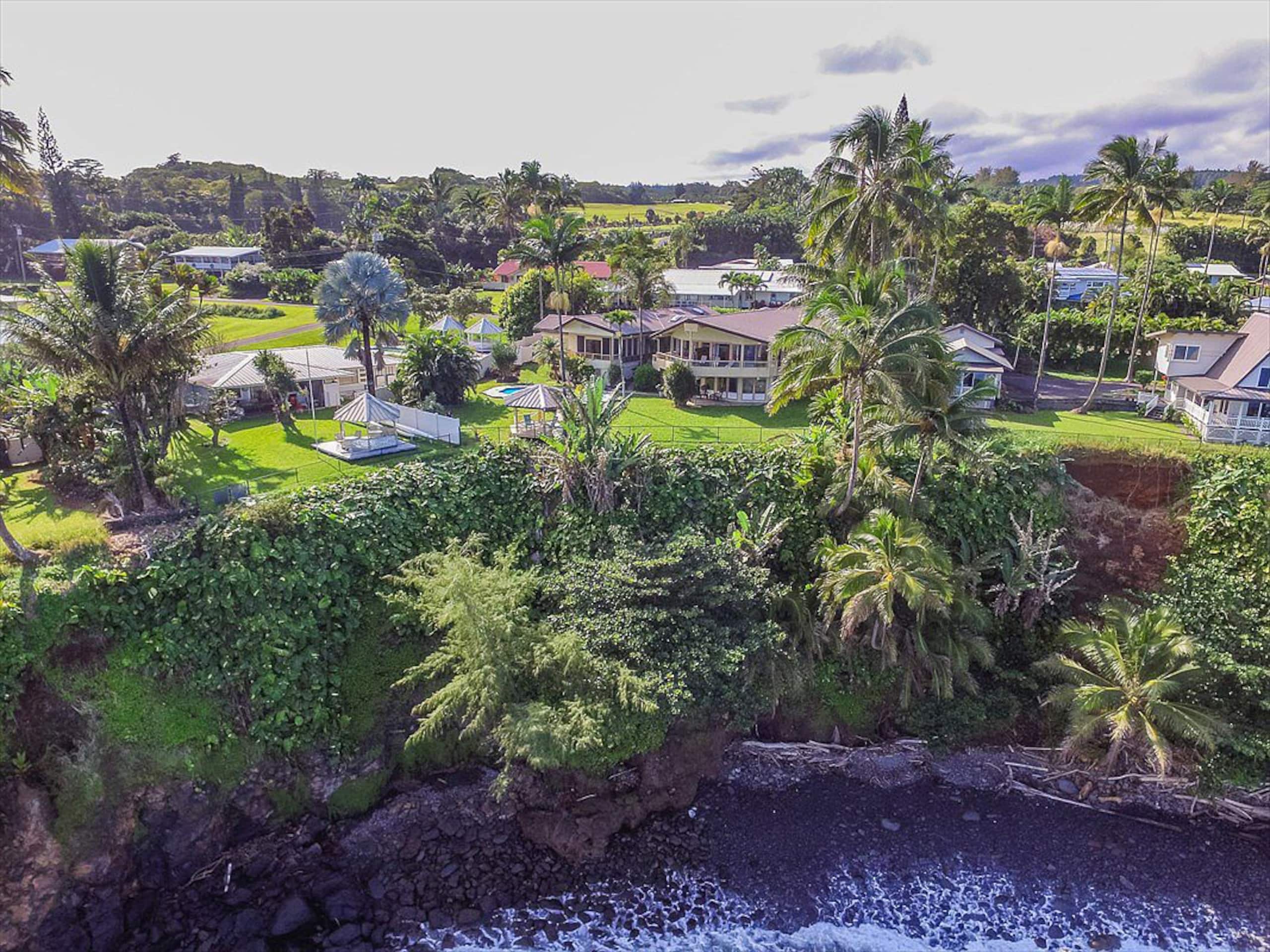 Home in Hilo · ★5.0 · 3 bedrooms · 7 beds · 3 private baths - Image 44