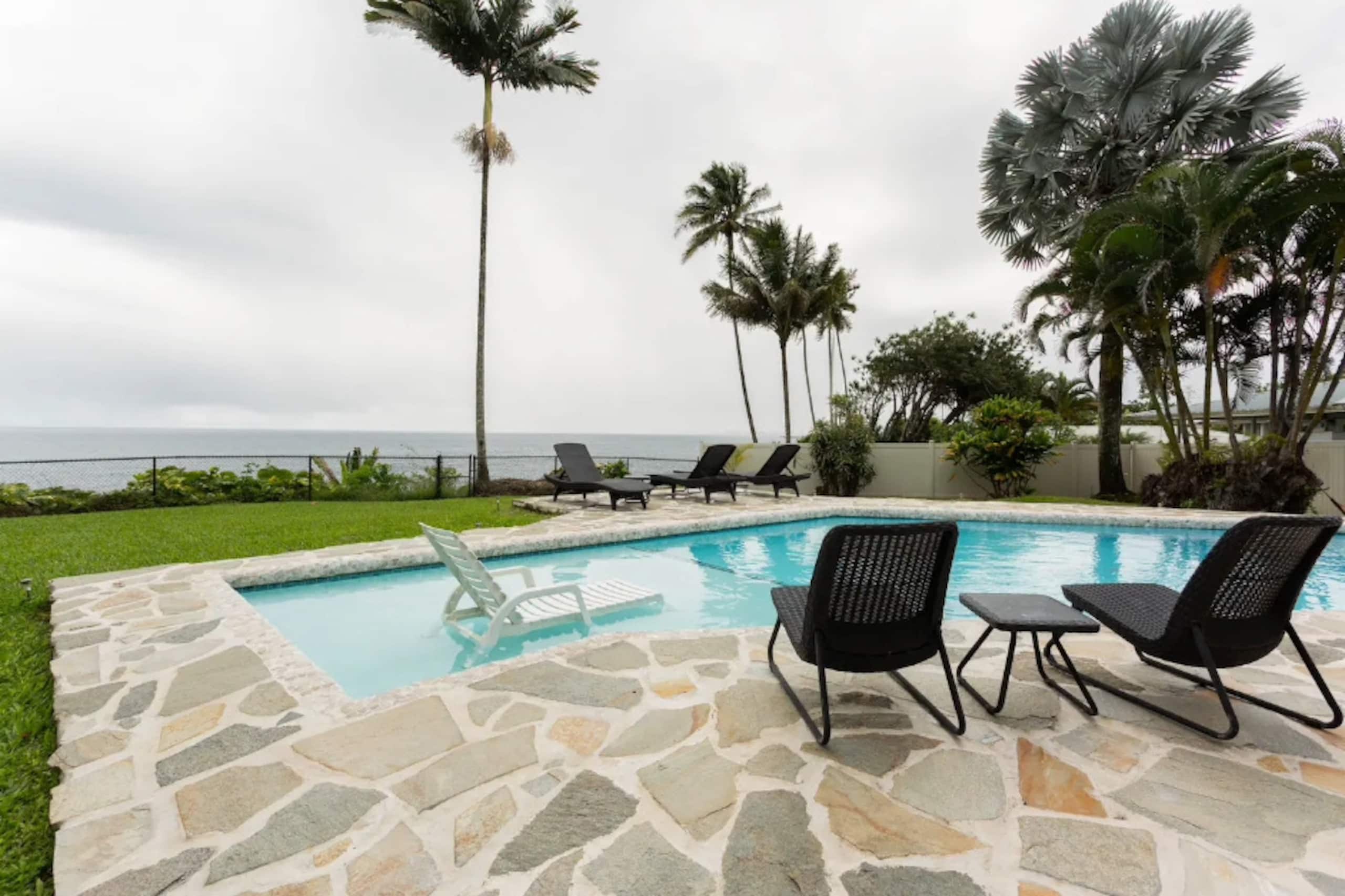 Home in Hilo · ★5.0 · 3 bedrooms · 7 beds · 3 private baths - Image 61