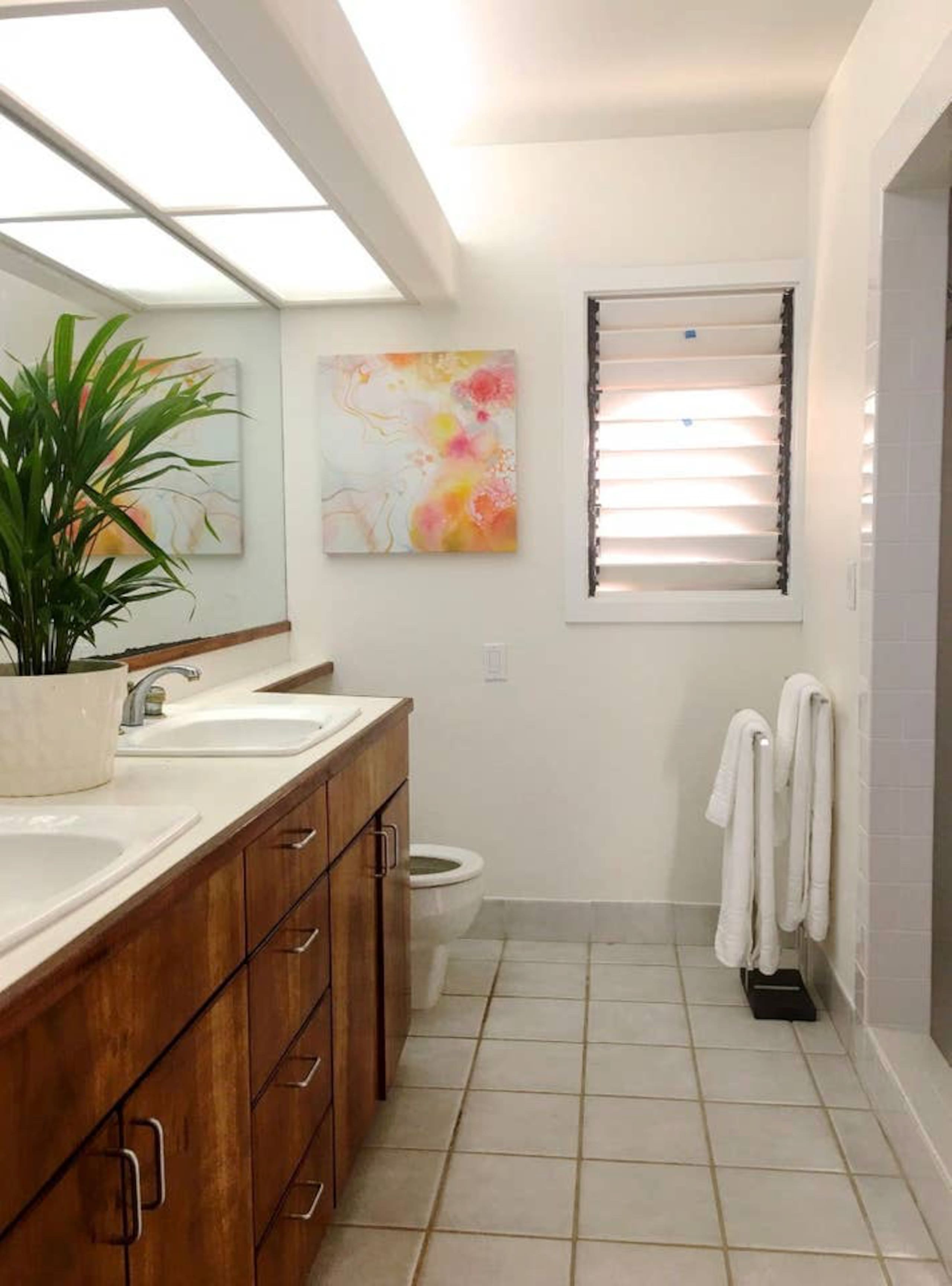 Home in Hilo · ★5.0 · 3 bedrooms · 7 beds · 3 private baths - Image 35