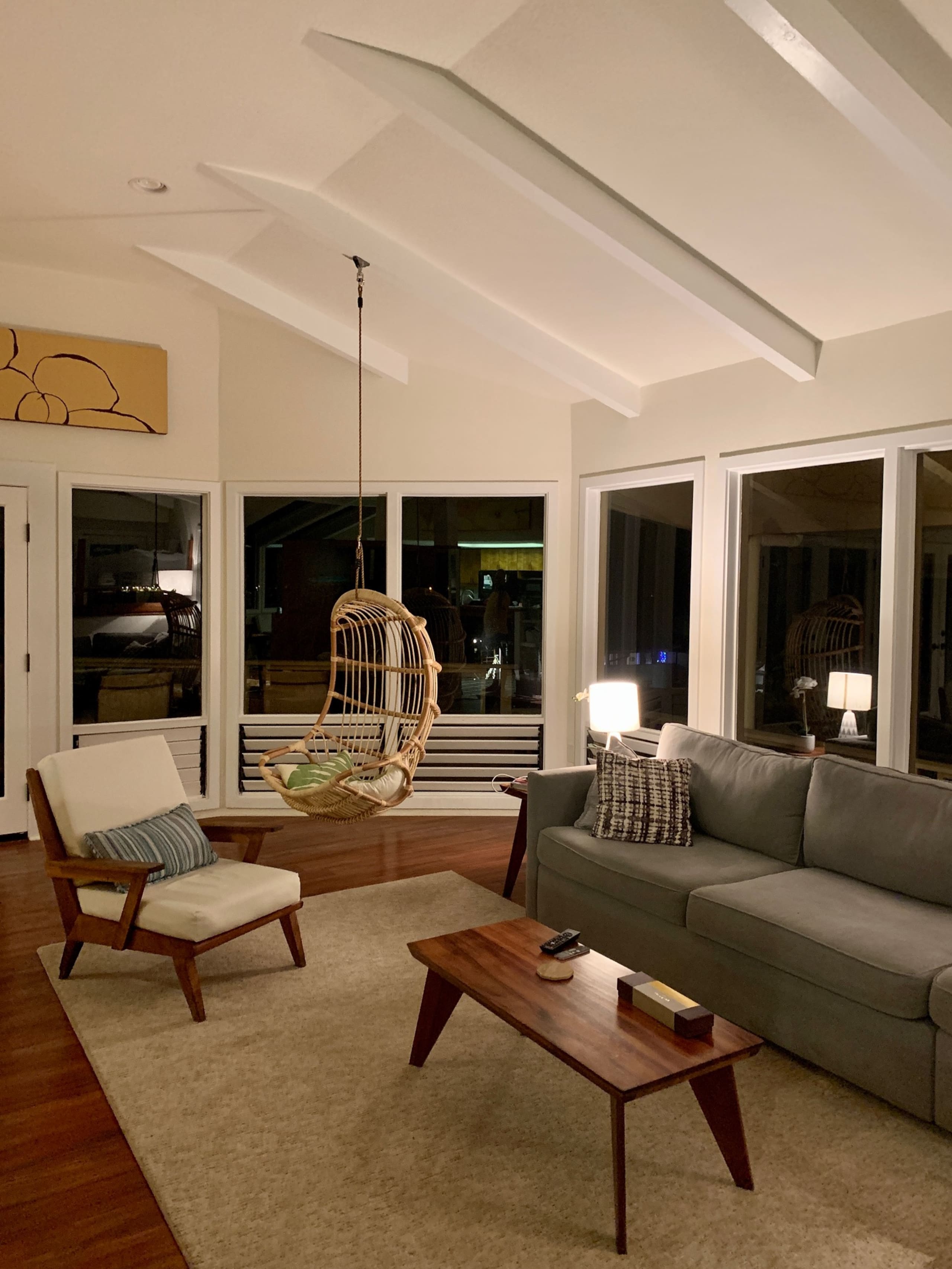Home in Hilo · ★5.0 · 3 bedrooms · 7 beds · 3 private baths - Image 4