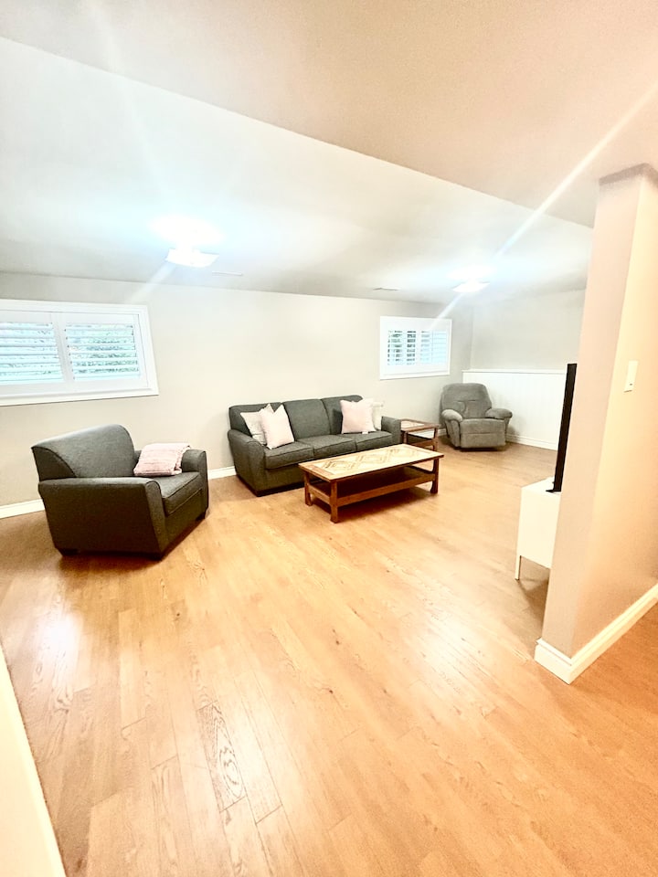 Lovely Charming 3 Bedroom Home - London