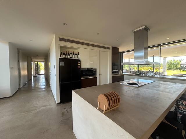 Storm Ridge Estate gallery image 5