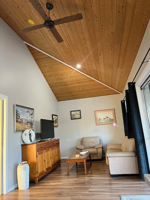 Popular Airbnb listing: Yallingup Steading Cottage in rural setting in Yallingup
