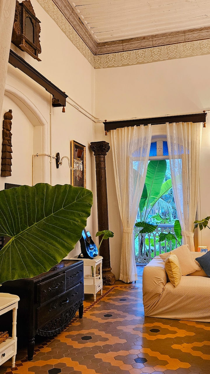 Living room image 2