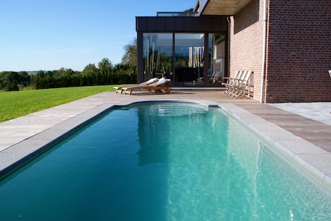 Ferme de Froidthier Gîte: pool, sauna, jacuzzi