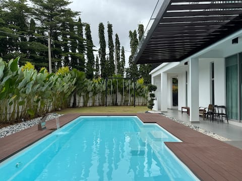 The COOZY Retreat . Private Pool