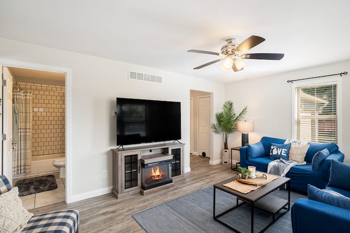 Stayin’ & Playin’ Cottage/Pet Friendly