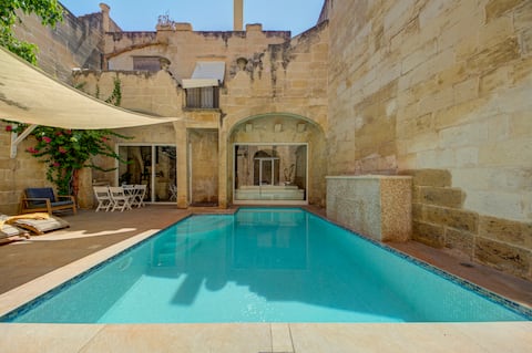 Traditional Maltese Gem with Pool