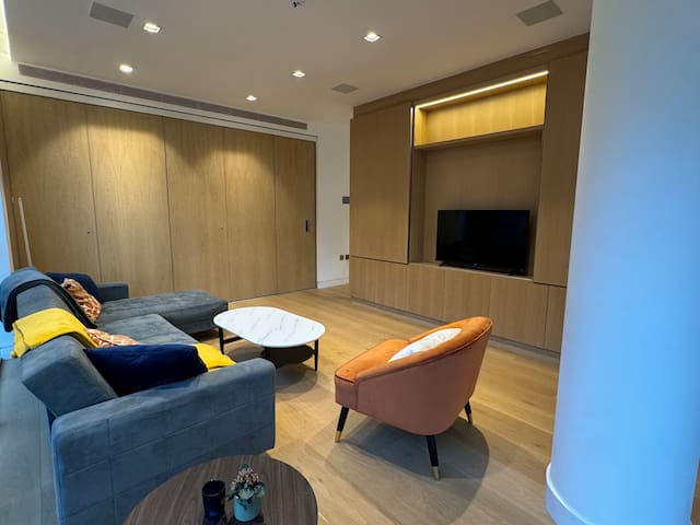 Luxurious 3Bed near Tower Bridge gallery image 5